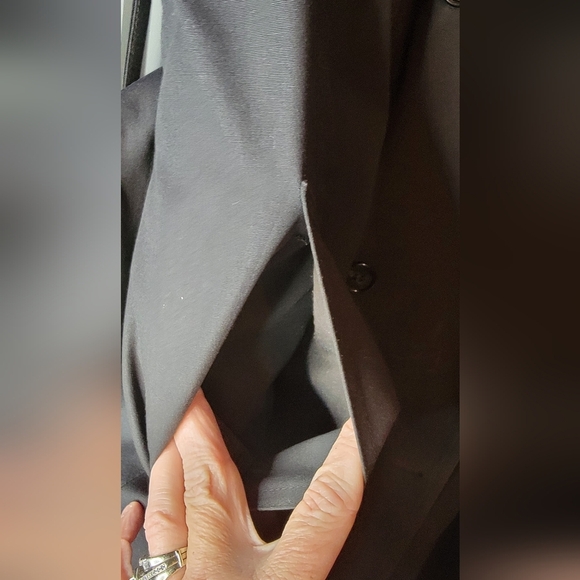 Vintage womans  London Fog trench coat in black size 16. Thinslated 3M lining. - Picture 2 of 8